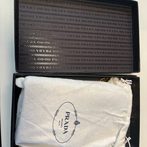 PRADA Wallet On Chain Calves Leather Crossbody with Authenticity Cards - Picture 3 of 10